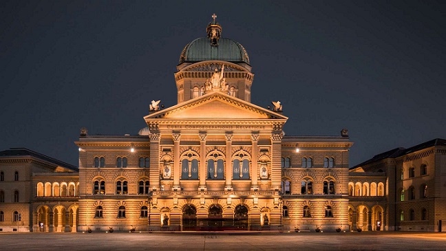 スイス議会は過激主義の象徴の展示禁止を承認